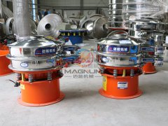 三次元振動篩在選擇型號當(dāng)中是根據(jù)哪些因素來選擇呢？